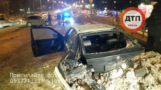 Масштабное ДТП в Киеве: нетрезвый пассажир и двое пострадавших